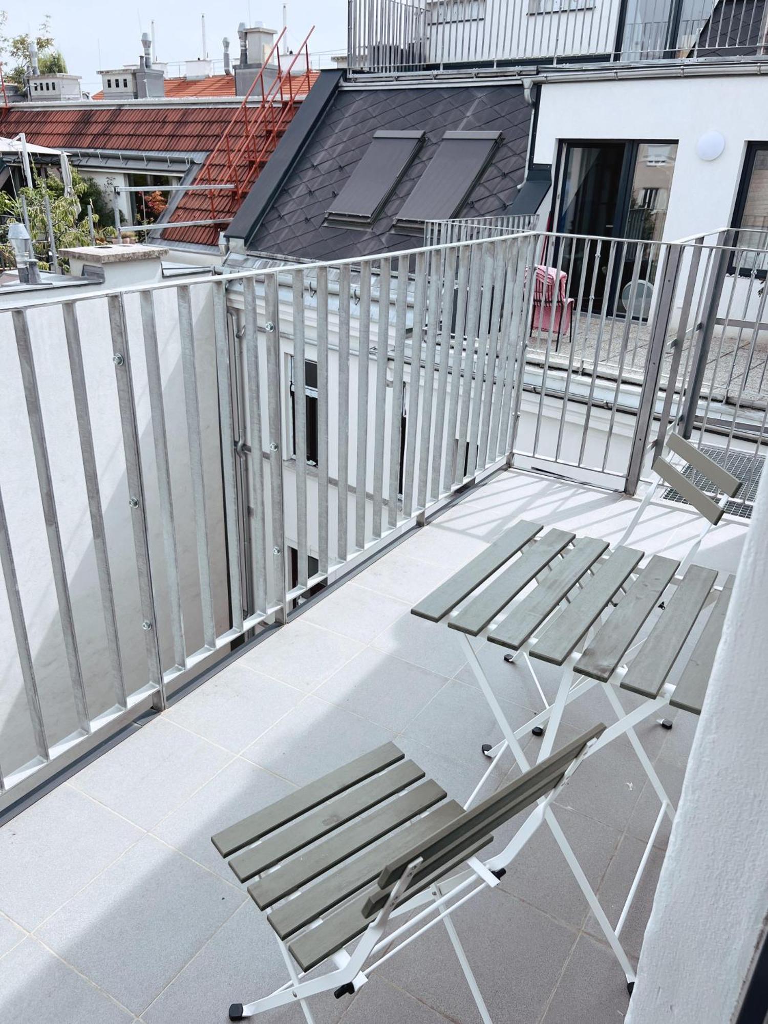 Brunnenmarkt Balcony Apartment Wina Bagian luar foto