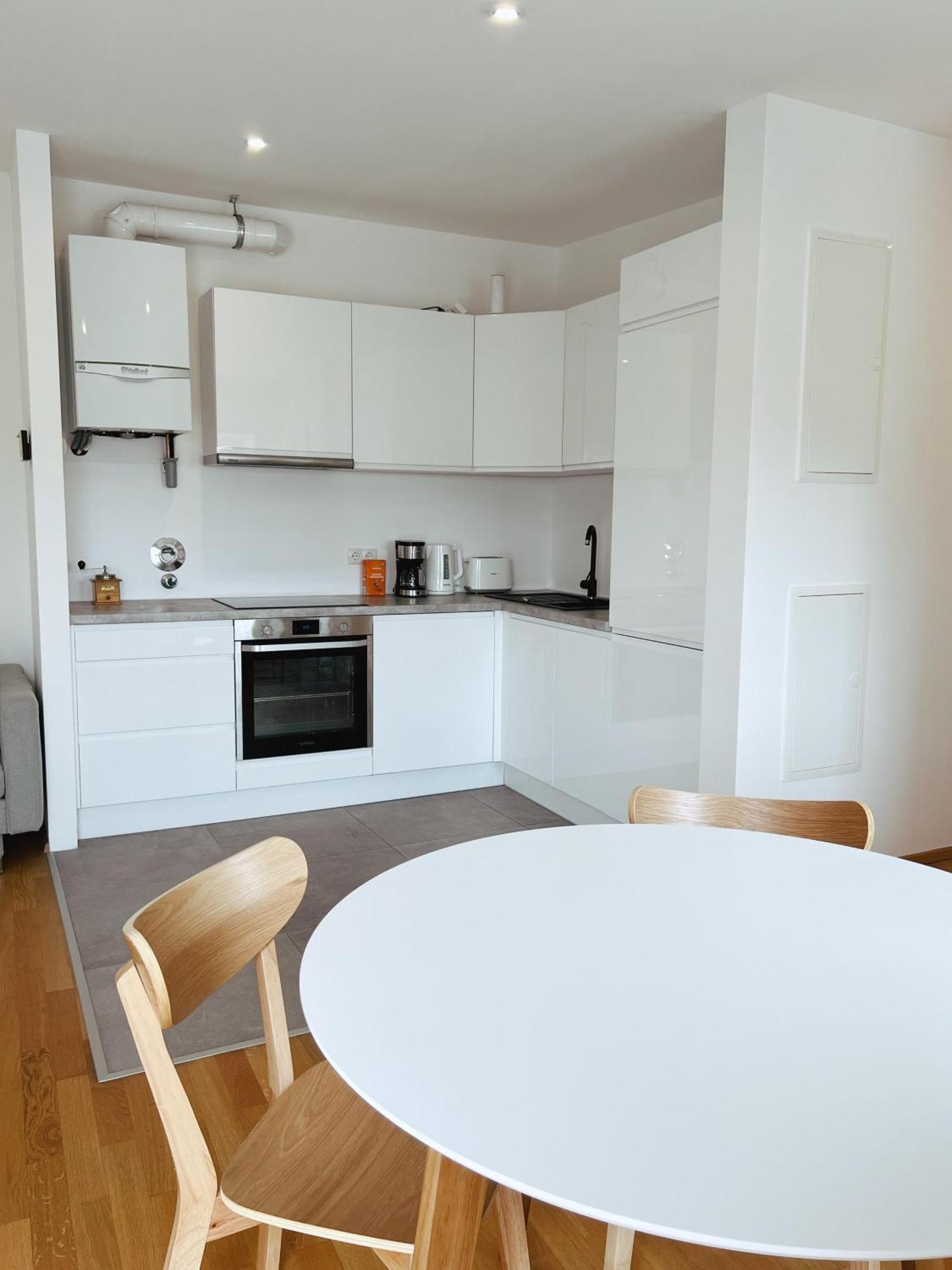 Brunnenmarkt Balcony Apartment Wina Bagian luar foto