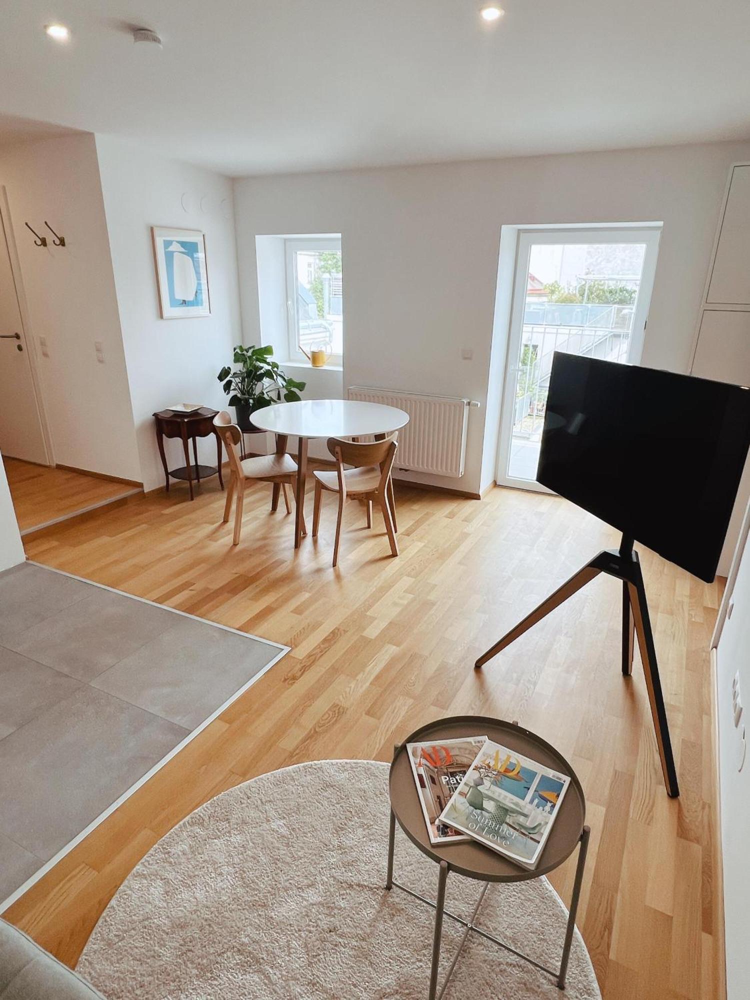 Brunnenmarkt Balcony Apartment Wina Bagian luar foto